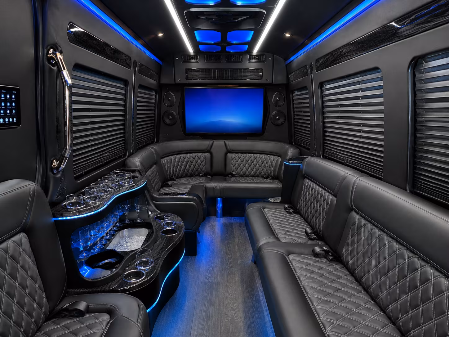 corporate airport transfer buses to kansas city international mci