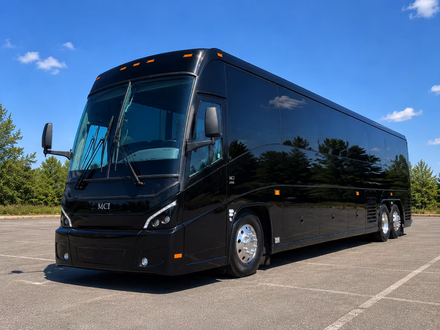 shuttle buses between olathe hotel blocks and barn venues on 159th street